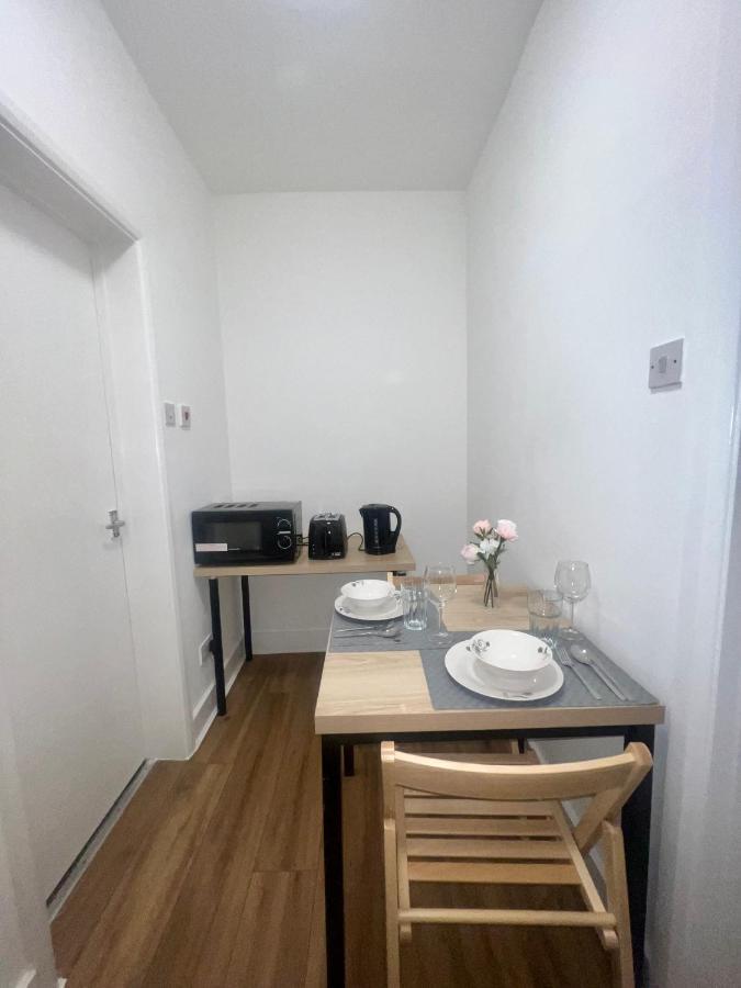 Leisure Studio Flat In Golders Green Londra Exterior foto