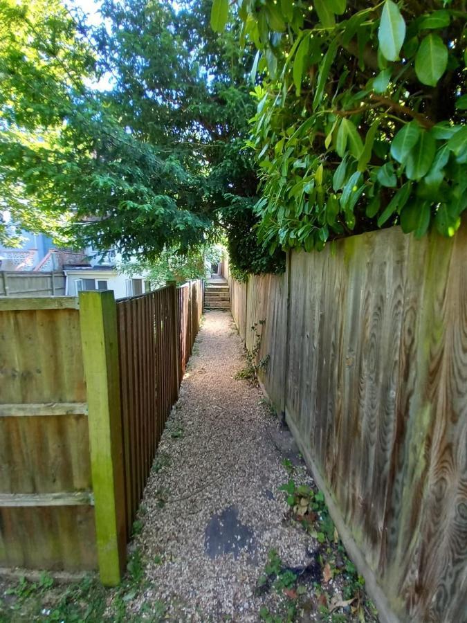 Leisure Studio Flat In Golders Green Londra Exterior foto